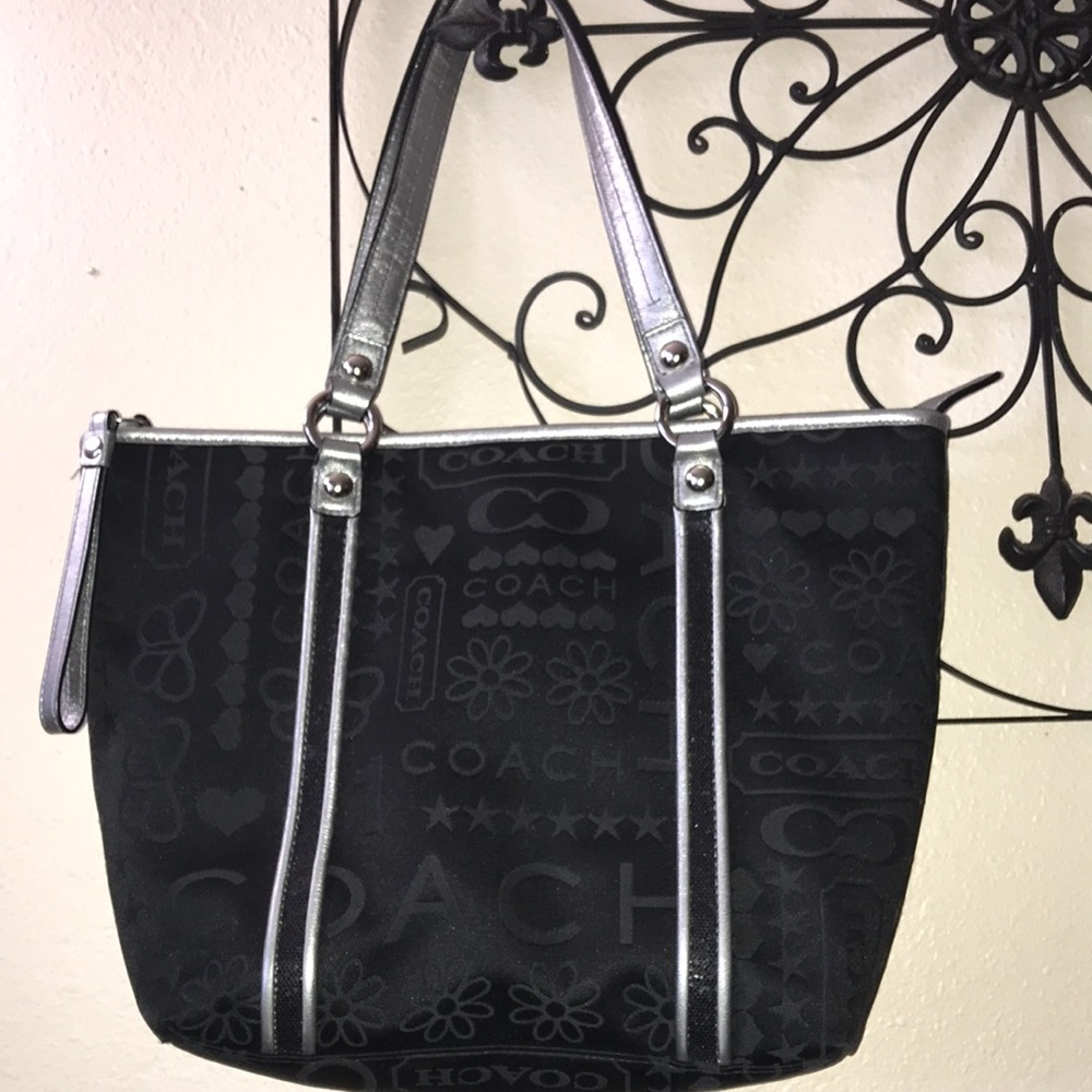 AUTHENTIC 💯% Coach Bag EUC Logo W/Sparkle